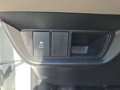 Certified 2026 Honda HR-V EX-L image 25