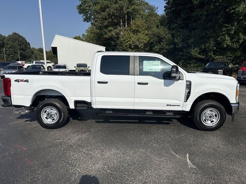New 2026 Ford F250 XL image 2