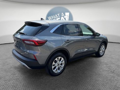 Used 2024 Ford Escape Active AWD/4WD image 3