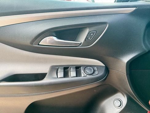 Used 2025 Buick Envista Avenir FWD image 9