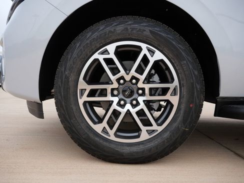 New 2026 Ford Expedition Active AWD/4WD image 11