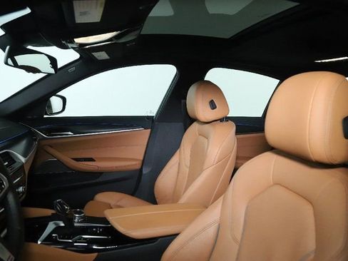 Certified 2023 BMW 530e xDrive w/ Premium Package AWD/4WD image 20