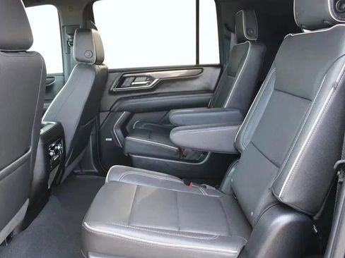 Used 2025 GMC Yukon XL Elevation image 22