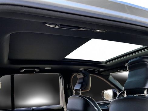 Used 2022 Jeep Grand Cherokee Overland w/ Advanced Protech Group III image 15