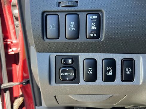 Used 2012 Toyota Tacoma 4x4 Double Cab w/ TRD Off-Road Pkg image 25