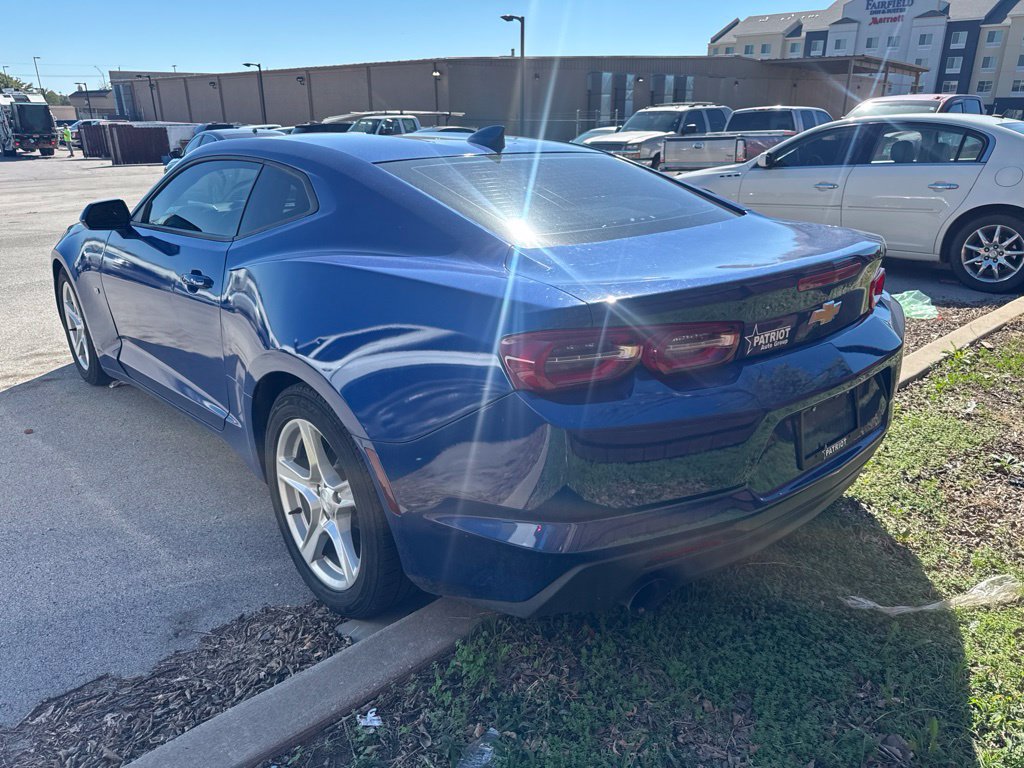 Used 2019 Chevrolet Camaro LT RWD image 4