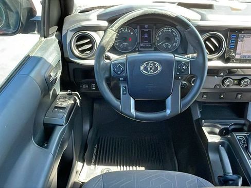 Used 2016 Toyota Tacoma TRD Off-Road w/ Towing Package image 13