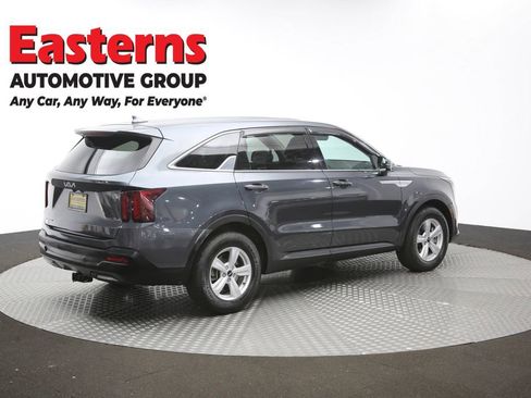 Used 2024 Kia Sorento LX image 41