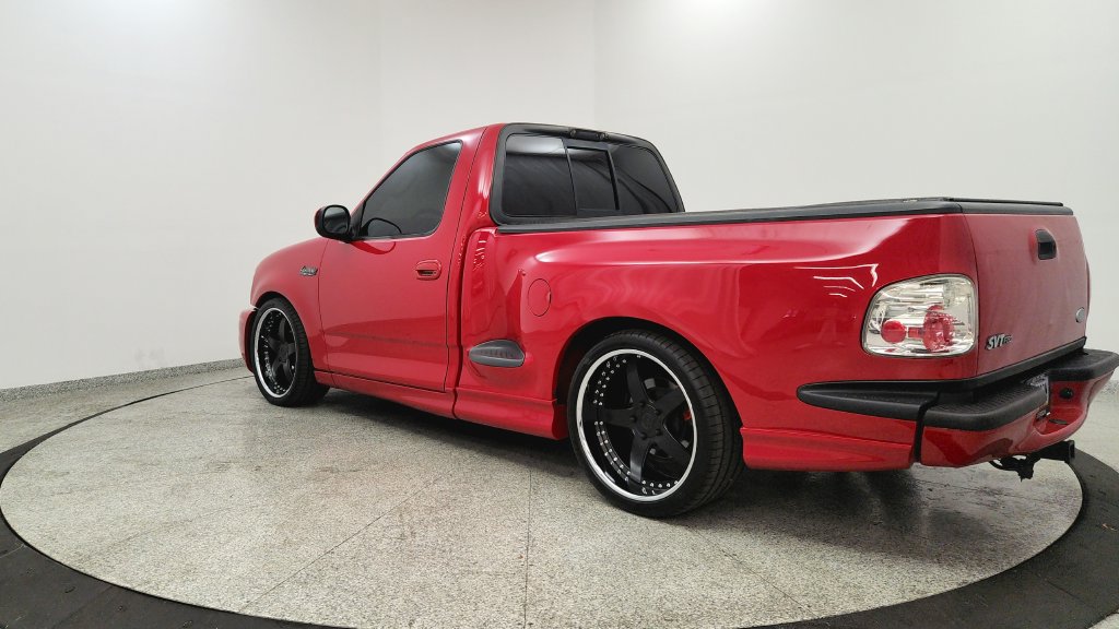 Used 2004 Ford F150 Lightning RWD image 3