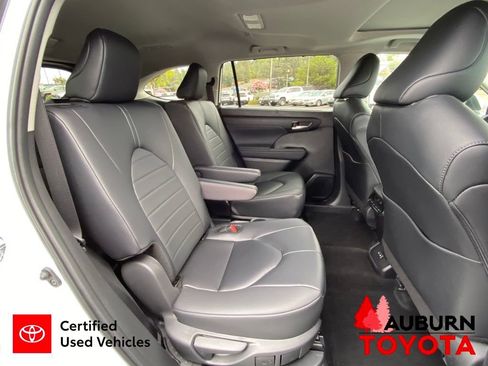 Certified 2024 Toyota Highlander XLE AWD/4WD image 23