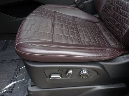 Certified 2023 Cadillac Escalade ESV Sport Platinum w/ LPO, ONYX Package AWD/4WD image 8