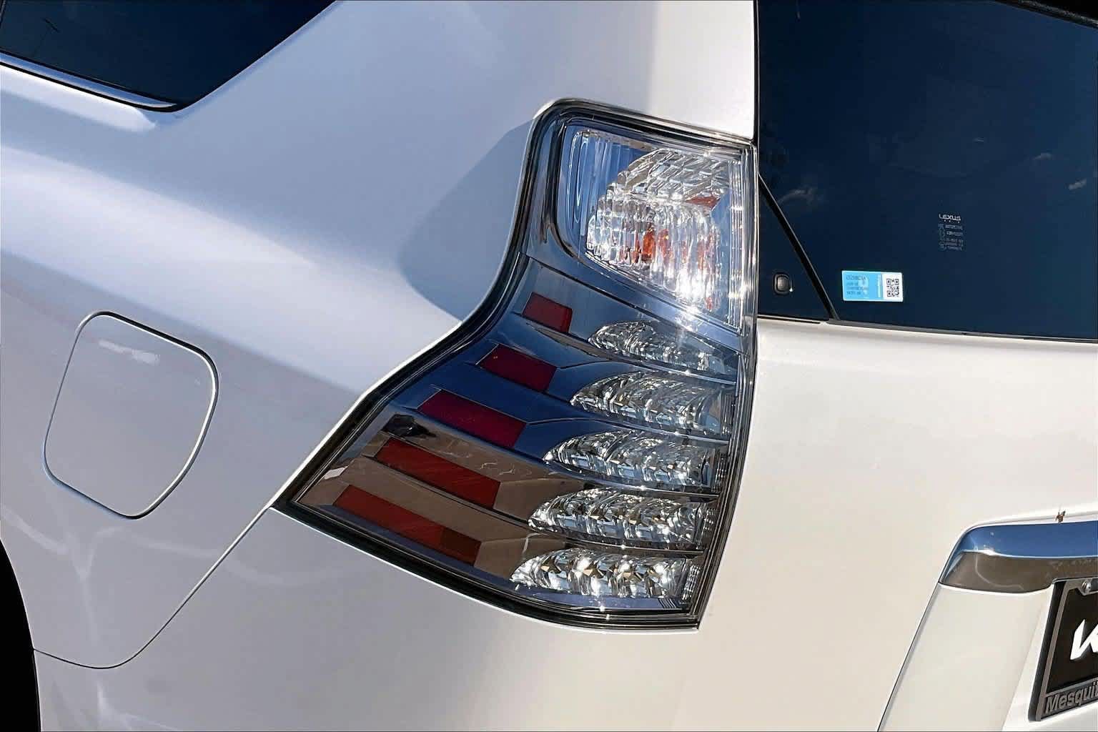 Used 2020 Lexus GX 460 Premium w/ Premium Package AWD/4WD image 32