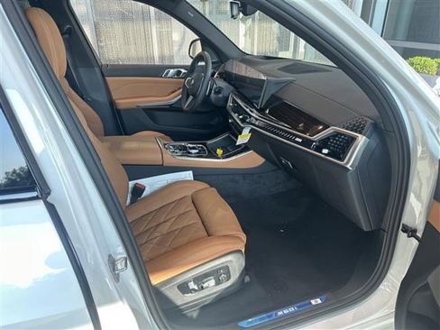 New 2026 BMW X5 M60i image 14