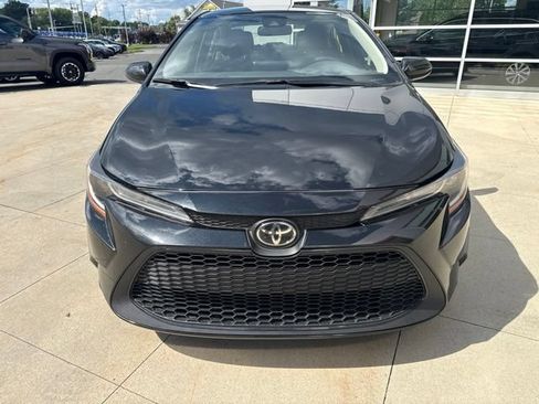 Used 2022 Toyota Corolla LE FWD image 2