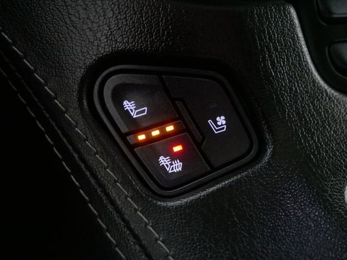 Used 2020 GMC Yukon SLT image 28