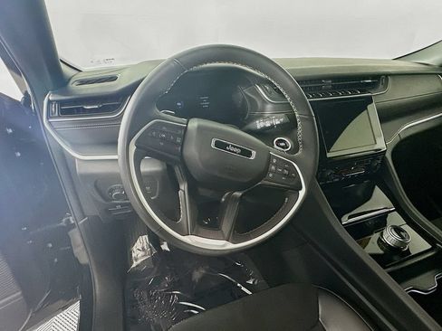 Certified 2024 Jeep Grand Cherokee Altitude AWD/4WD image 19
