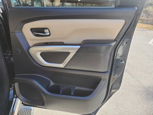 Used 2016 Nissan Titan SL image 37