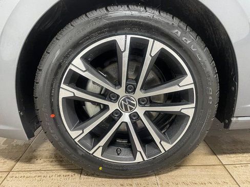 Used 2024 Volkswagen Jetta Sport image 7