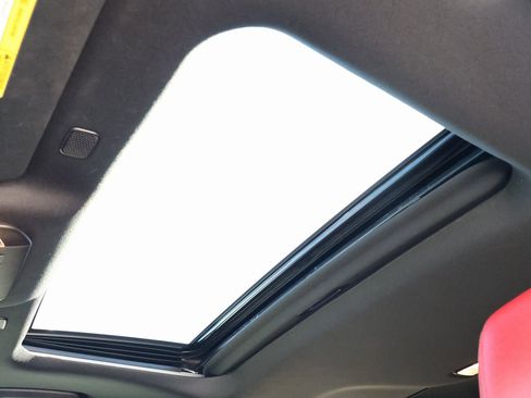 Used 2024 Toyota Highlander XSE image 3