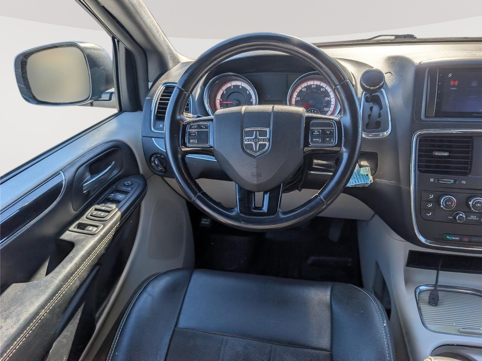 Used 2020 Dodge Grand Caravan SXT FWD image 18