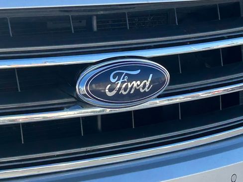 Used 2017 Ford Expedition Limited image 11