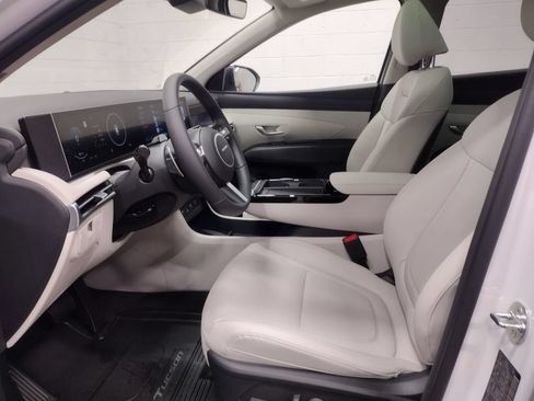 Used 2025 Hyundai Tucson SEL AWD/4WD image 23