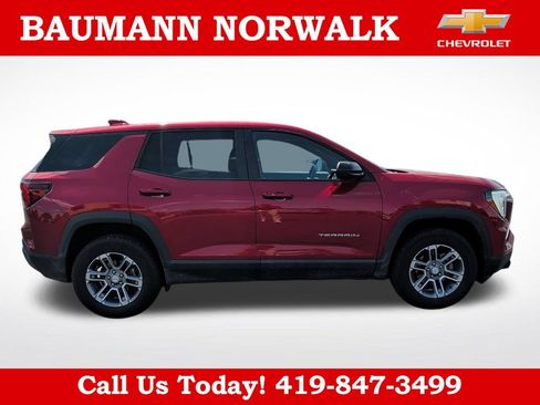 Used 2025 GMC Terrain Elevation AWD/4WD image 8