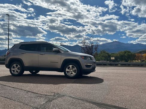 Used 2018 Jeep Compass Latitude w/ Popular Equipment Group image 18