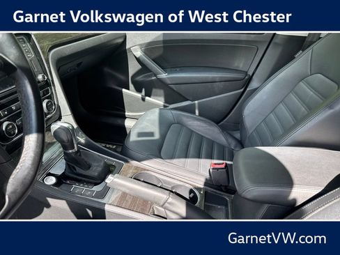 Used 2018 Volkswagen Passat 2.0T SEL Premium FWD image 12