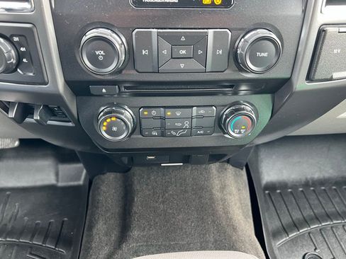 Used 2017 Ford F250 XLT w/ FX4 Off-Road Package image 26