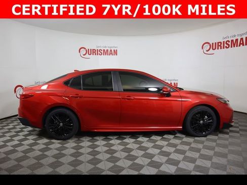 Used 2025 Toyota Camry SE FWD image 12