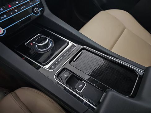 Used 2020 Jaguar F-PACE Premium AWD/4WD image 25