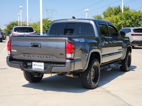 Used 2021 Toyota Tacoma TRD Sport w/ TRD Premium Sport Package AWD/4WD image 5