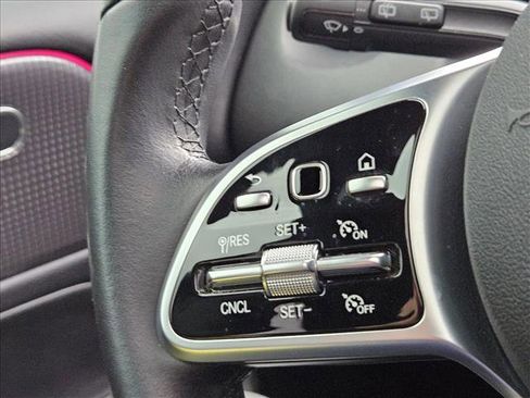 Used 2023 Mercedes-Benz GLB 250 image 23