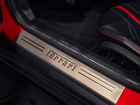 Used 2020 Ferrari 812 Superfast RWD image 35