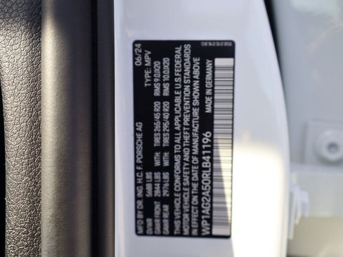 Certified 2024 Porsche Macan S AWD/4WD image 21