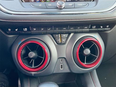 Used 2022 Chevrolet Blazer RS w/ Enhanced Convenience Package image 21