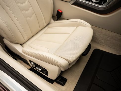 Used 2023 BMW 840i Convertible w/ Comfort Seating Package RWD image 66