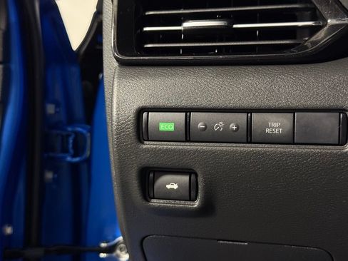 Certified 2023 Nissan Sentra SR FWD image 20