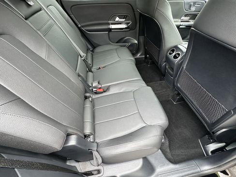 Certified 2025 Mercedes-Benz GLB 250 image 18