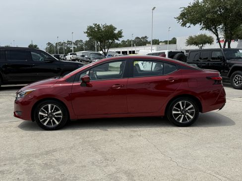 Used 2025 Nissan Versa SV FWD image 9