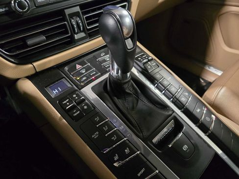 Used 2020 Porsche Macan S image 19