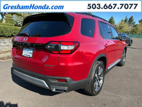 New 2025 Honda Pilot Touring image 6