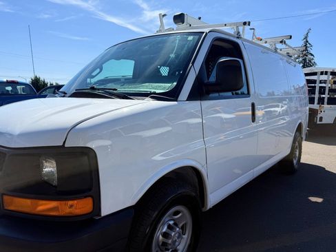 Used 2016 Chevrolet Express 2500 RWD image 43