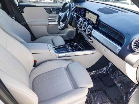 Used 2024 Mercedes-Benz EQB 300 300 image 16