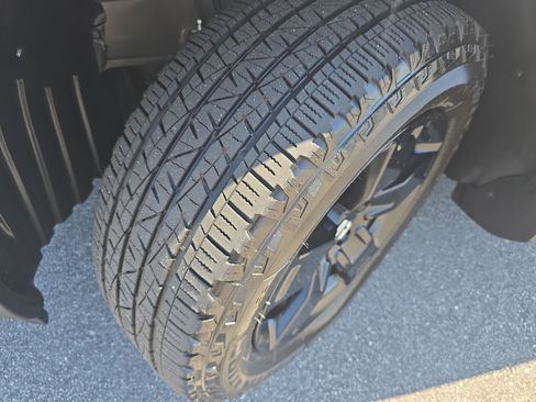 Certified 2025 Honda Ridgeline Black Edition image 31