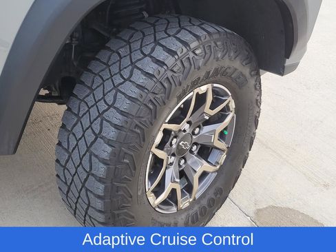 Used 2024 Chevrolet Colorado ZR2 w/ ZR2 Convenience Package III AWD/4WD image 8