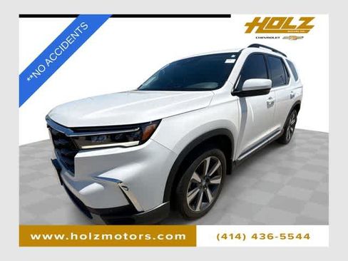 Used 2025 Honda Pilot Touring image 1
