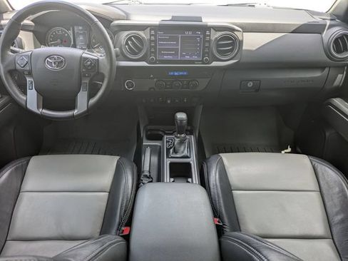 Used 2022 Toyota Tacoma TRD Off-Road w/ Technology Package RWD image 15