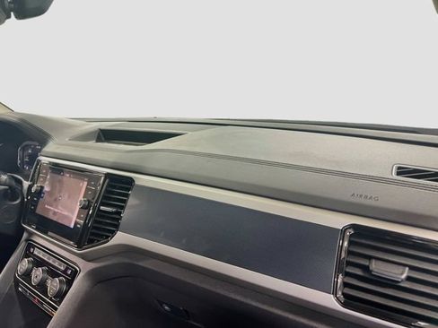 Used 2021 Volkswagen Atlas SEL R-Line FWD image 32